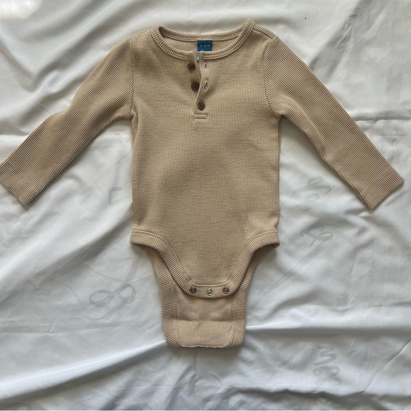 Old Navy Cozy Kids Thermal One Piece Henley in Cream Size 6-12 Months - Picture 2 of 12